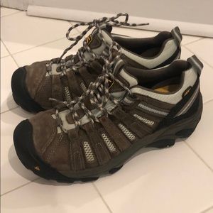 KEEN utility women’s work shoe